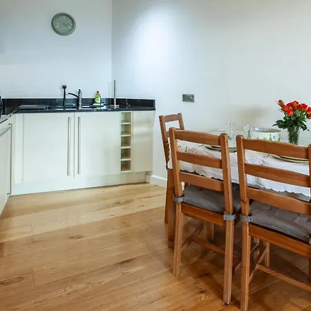 Gorgeous 2br With Views