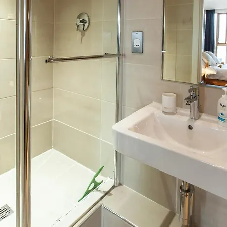 Gorgeous 2br With Views